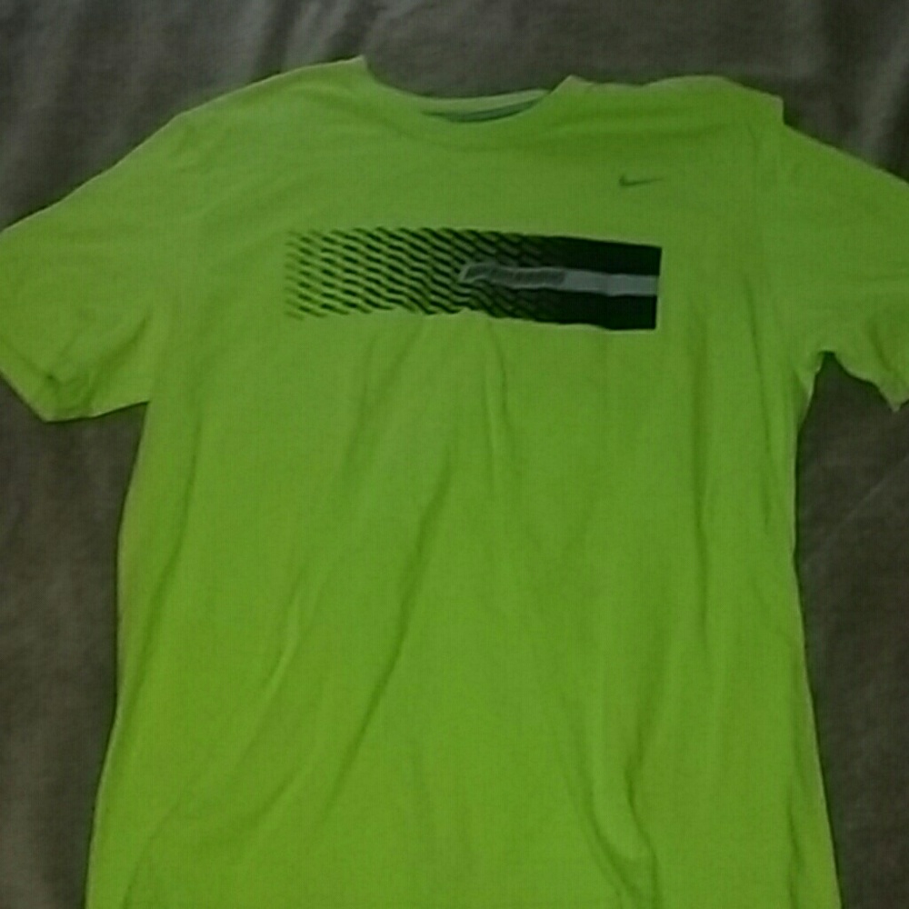 Mens nike tee